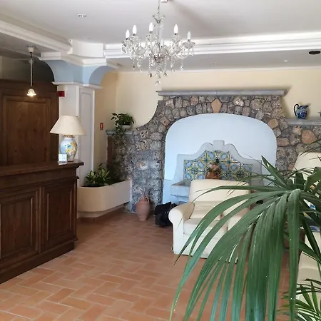 Delle Meraviglie Hotel 3*